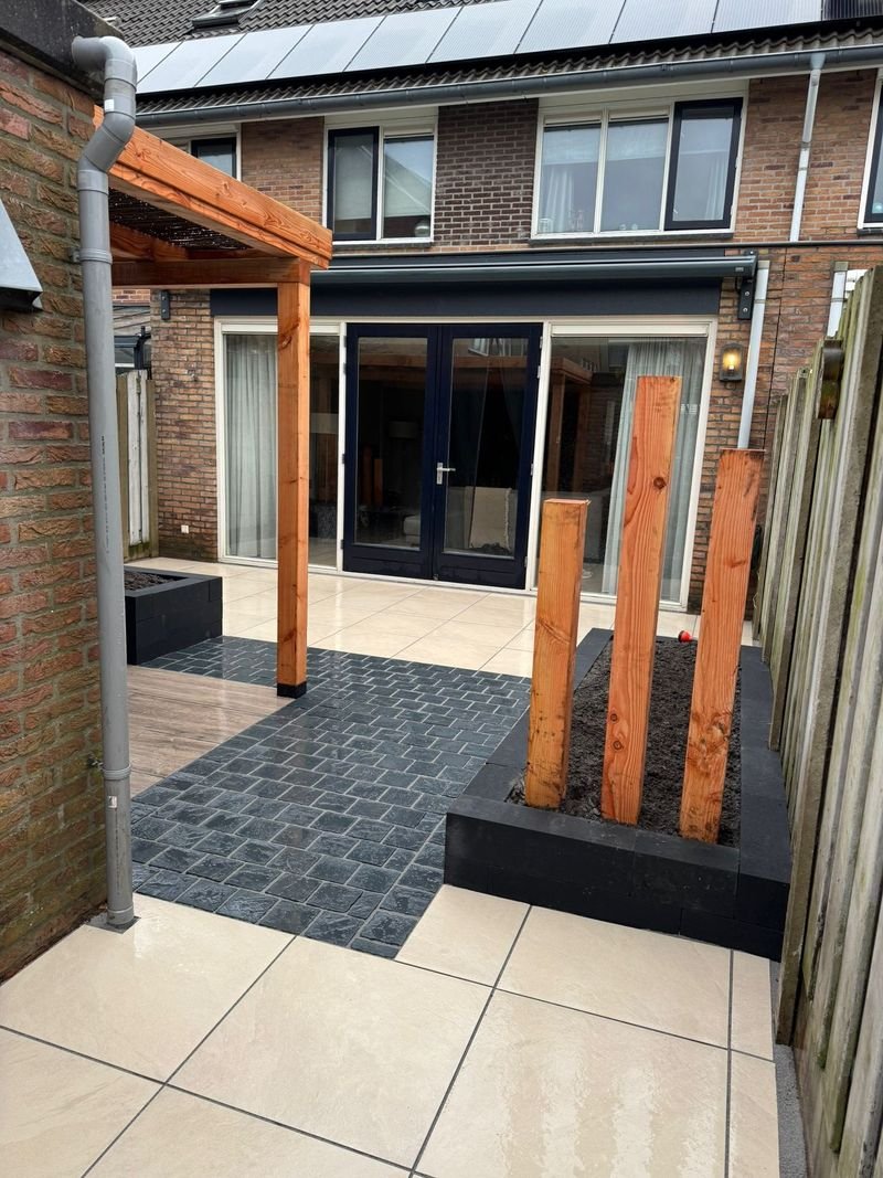 Achtertuin 's-Gravenzande – tuinproject door Van Paassen Hovenier, foto 1
