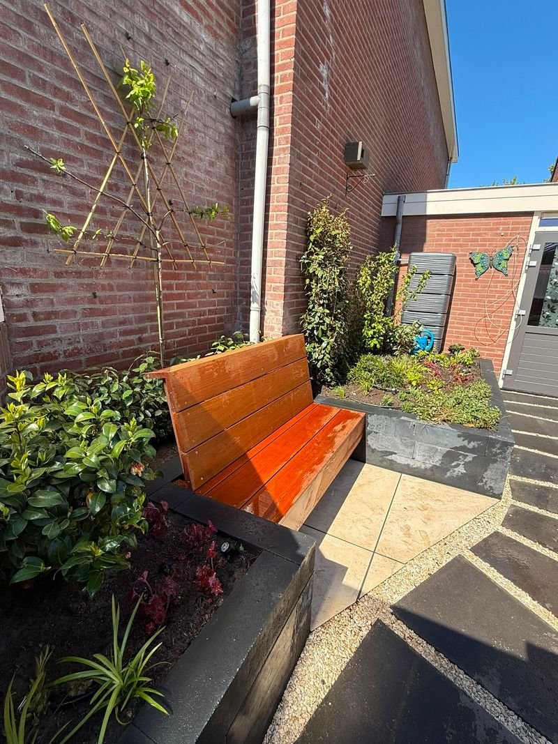 Beplanting en bestrating – Maasdijk – tuinproject door Van Paassen Hovenier, foto 6