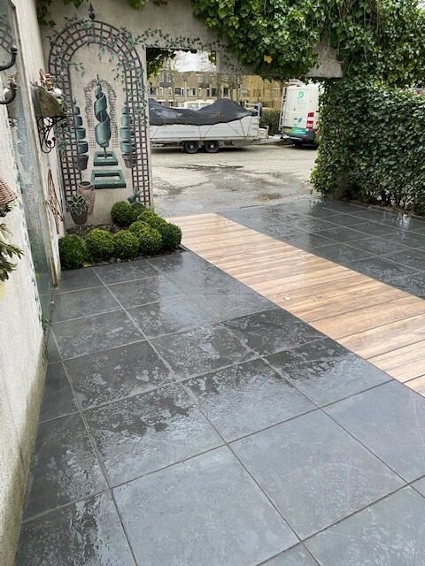 Nieuwe oprit en looppad – tuinproject door Van Paassen Hovenier, foto 4