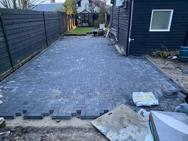 Opritbestrating – Maasdijk – tuinproject door Van Paassen Hovenier, foto 4