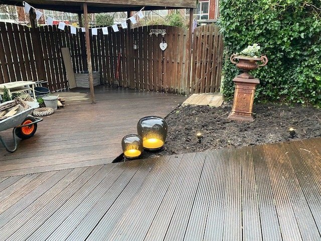 Vlonder schoon borstelen – tuinproject door Van Paassen Hovenier, foto 2