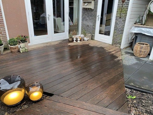 Vlonder schoon borstelen – tuinproject door Van Paassen Hovenier, foto 3